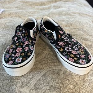 Vans Girls slip ins size 11.5 never worn.